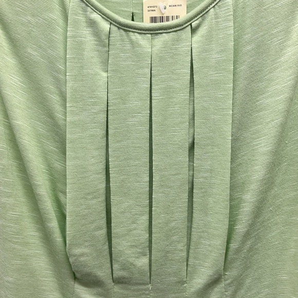 Max Studio Sleeveless Pleated Top in Lime Green Heather L - Picture 2 of 7